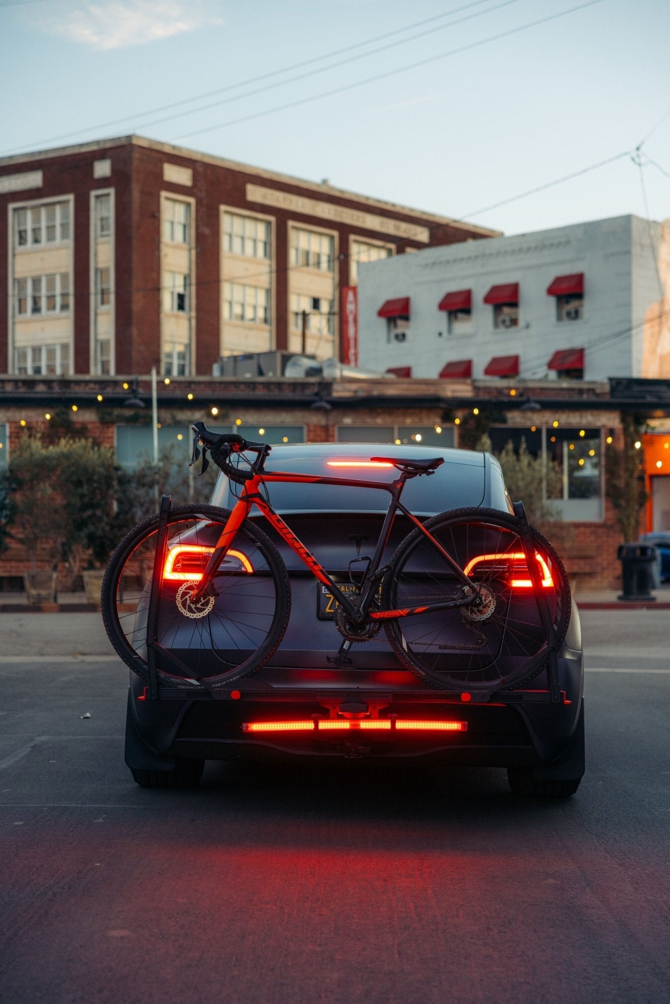 CrossTrack LED Safety Light Bar Hollywood Racks Accessories