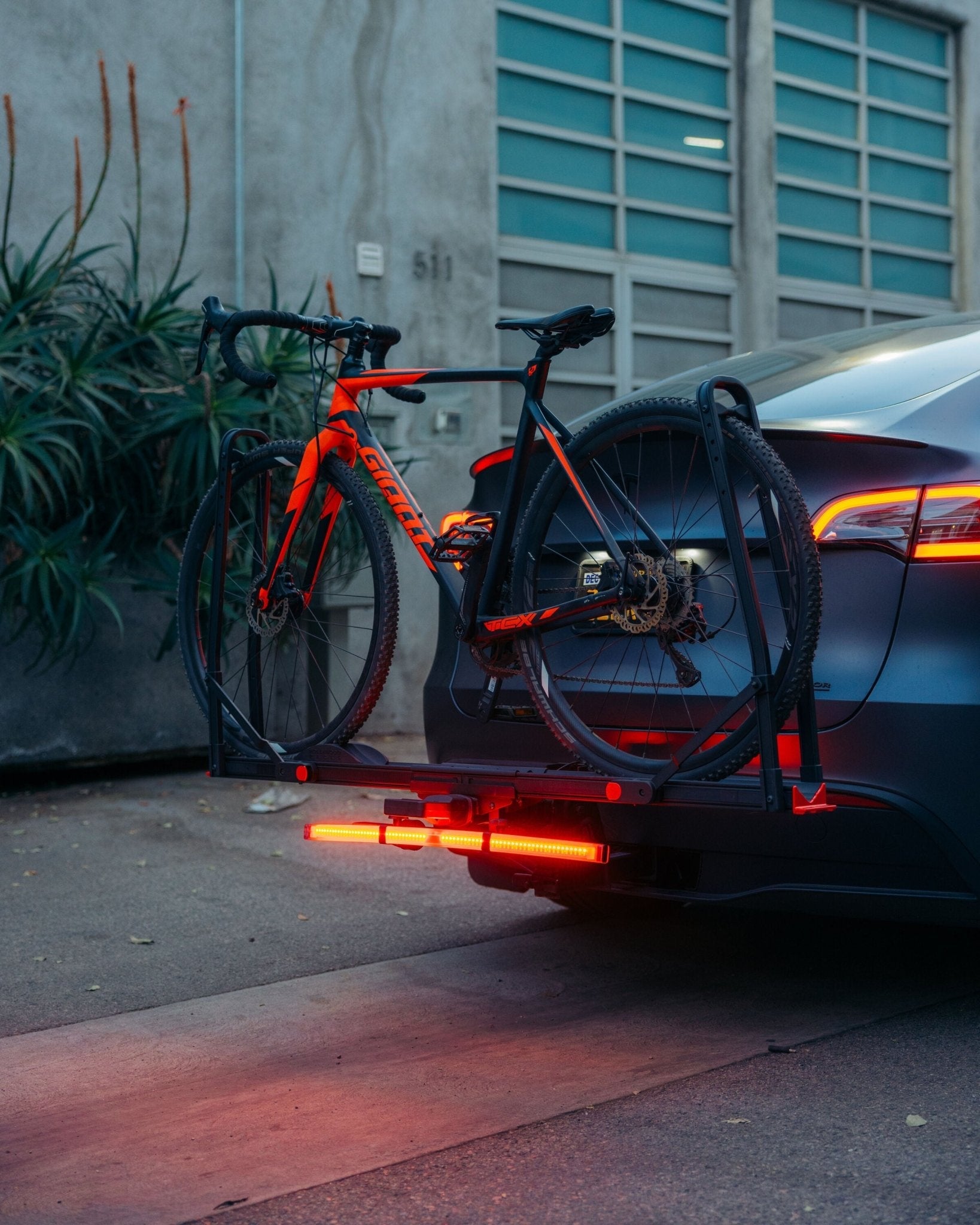 CrossTrack LED Safety Light Bar Hollywood Racks Accessories