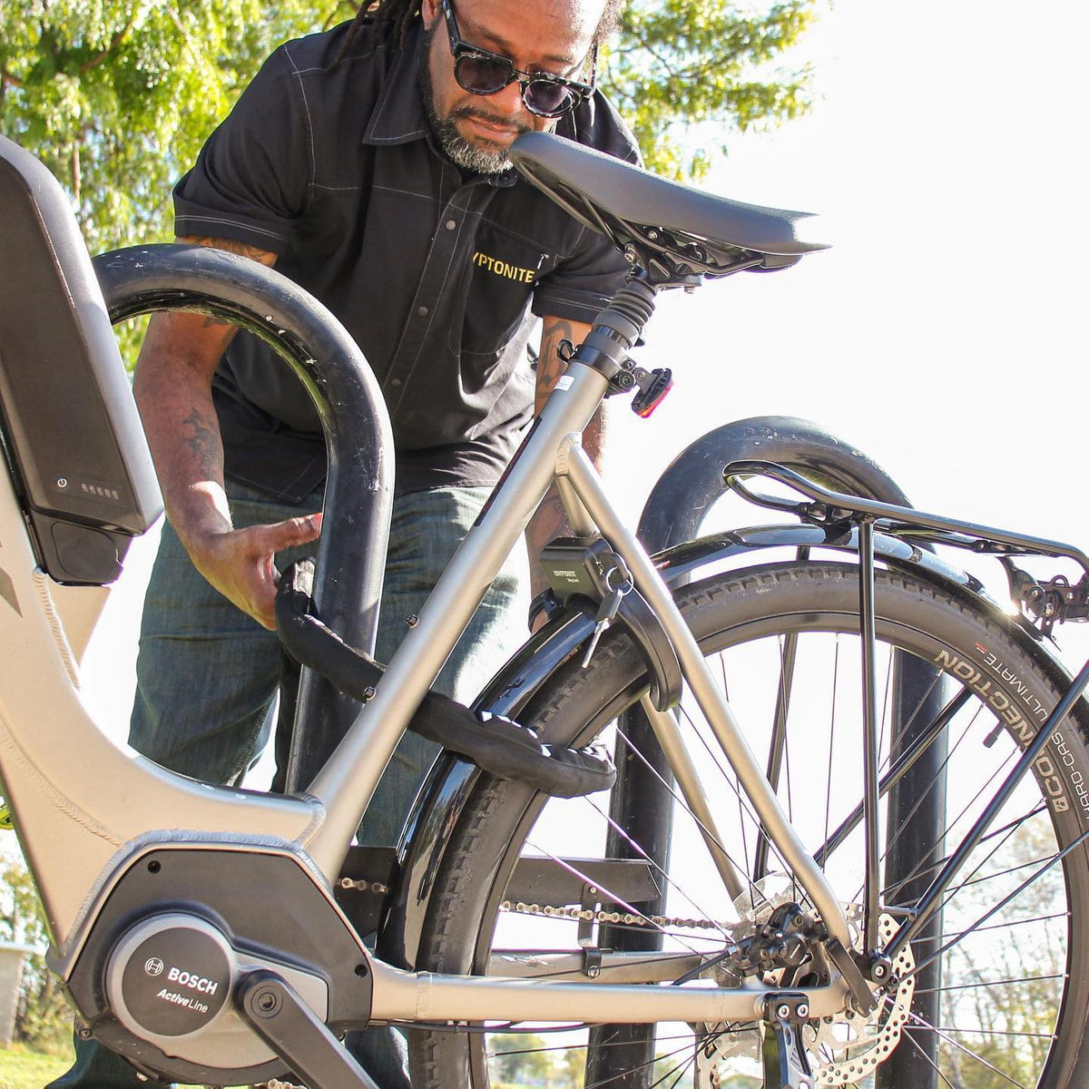 Bike Automatic Lock Rack System Best Bike Locks for Road, Mountain & E-Bikes | Hollywood Racks ...
